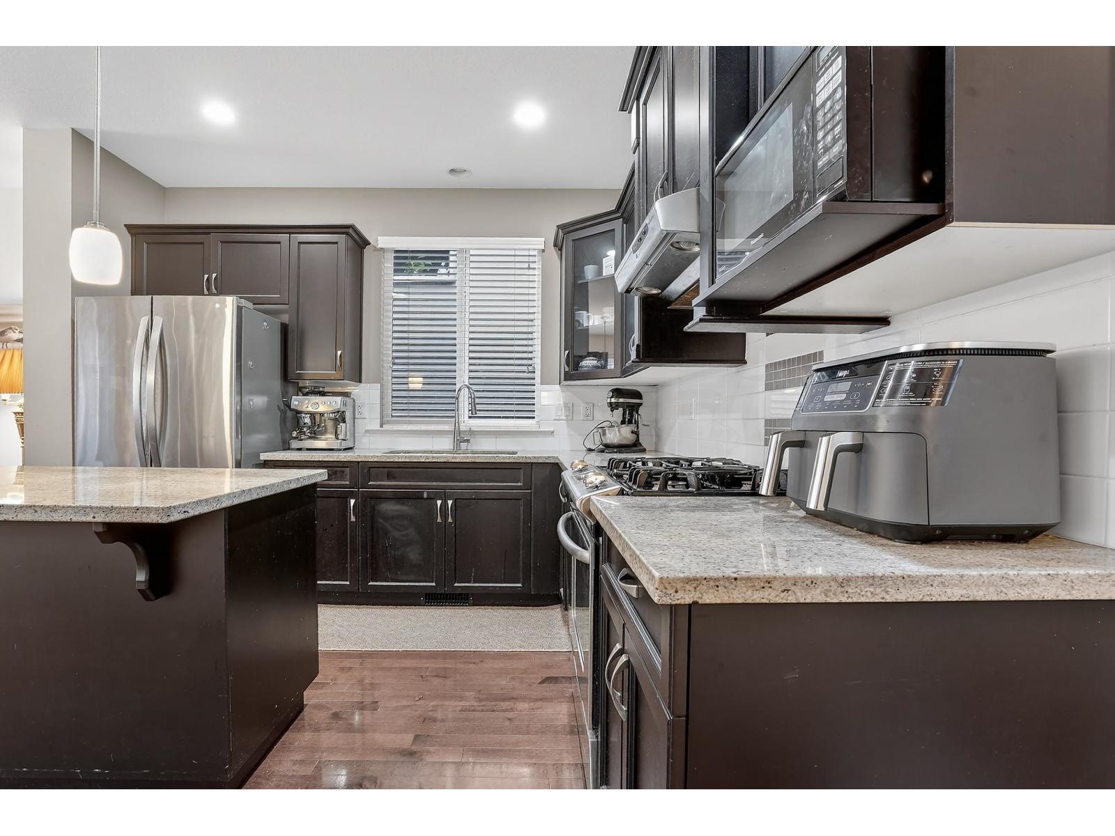 6909 208b Street, Langley, British Columbia  V2Y 0G3 - Photo 2 - R3085865