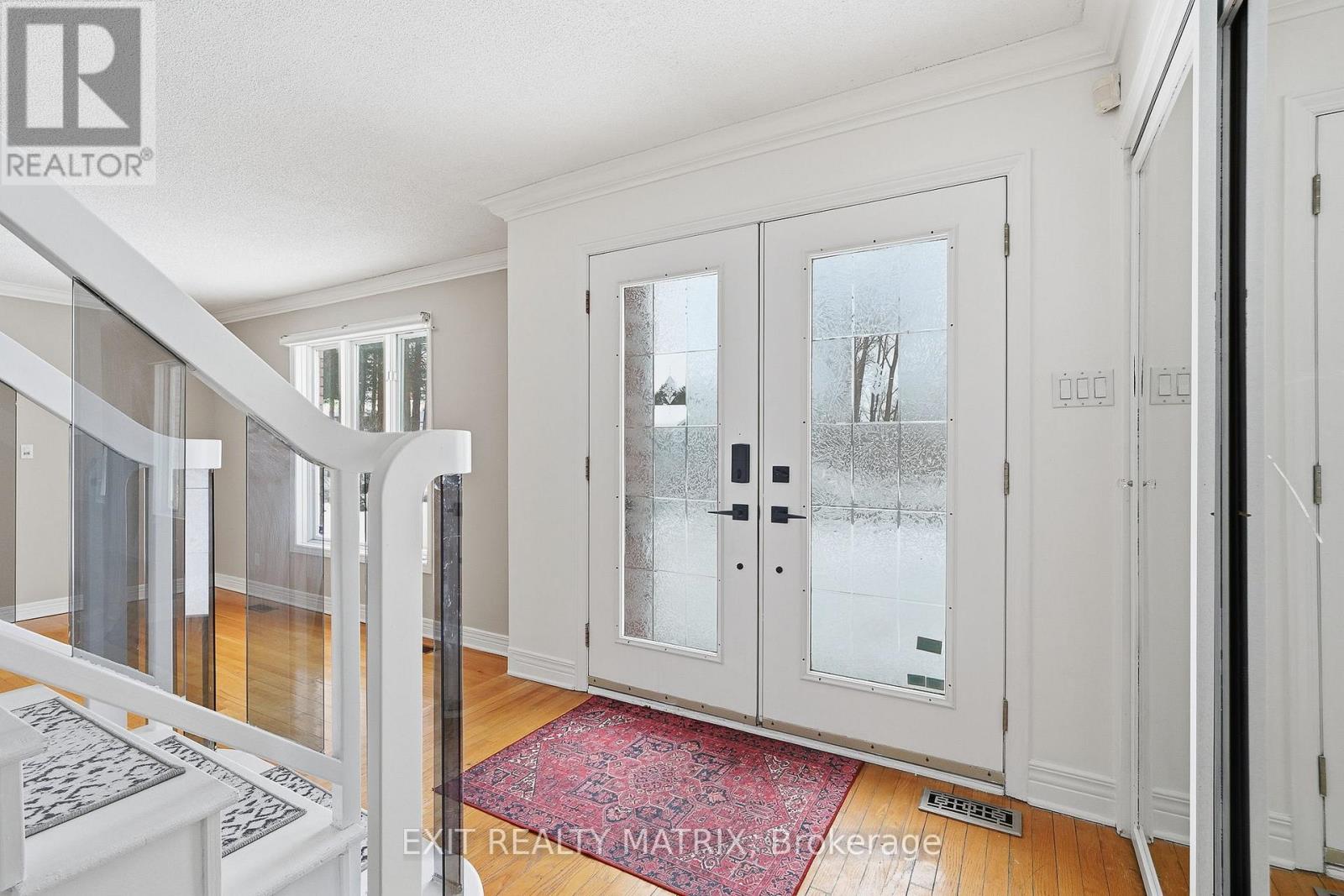 203 Montee Outaouais Road, Clarence-Rockland, Ontario  K4K 1G2 - Photo 3 - X12779534