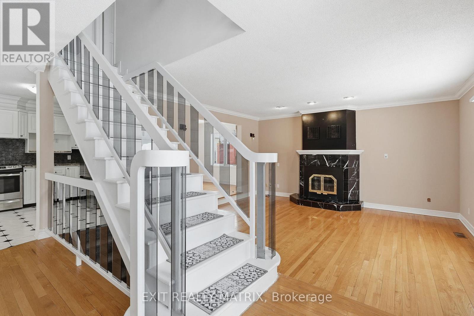 203 Montee Outaouais Road, Clarence-Rockland, Ontario  K4K 1G2 - Photo 4 - X12779534