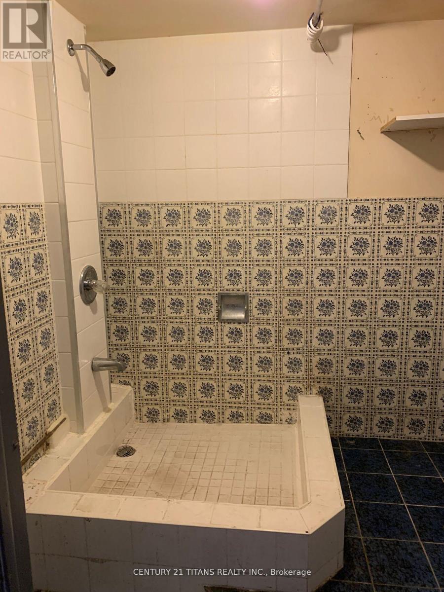 481 Oakwood Avenue, Toronto, Ontario  M6E 2W4 - Photo 10 - C12779336