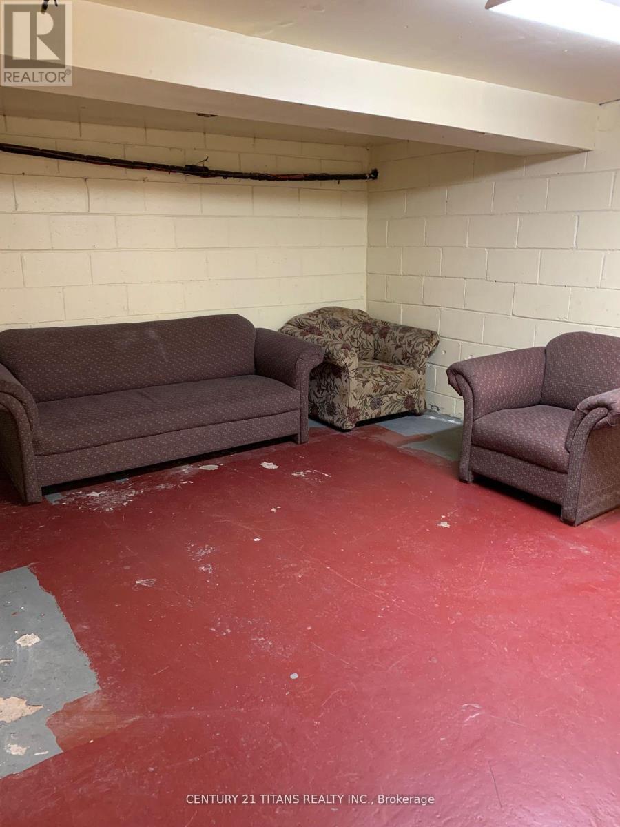 481a Oakwood Avenue, Toronto, Ontario  M6E 2W4 - Photo 12 - C12779356