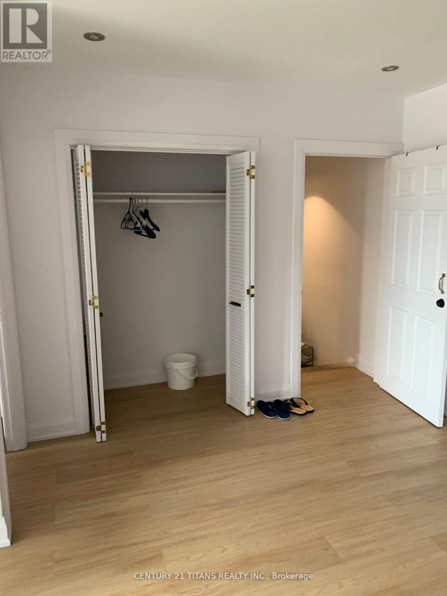 481a Oakwood Avenue, Toronto, Ontario  M6E 2W4 - Photo 15 - C12779356