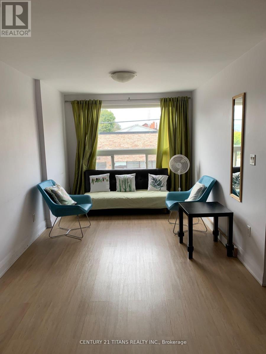 481a Oakwood Avenue, Toronto, Ontario  M6E 2W4 - Photo 16 - C12779356