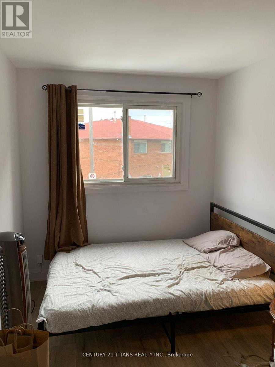 481a Oakwood Avenue, Toronto, Ontario  M6E 2W4 - Photo 22 - C12779356