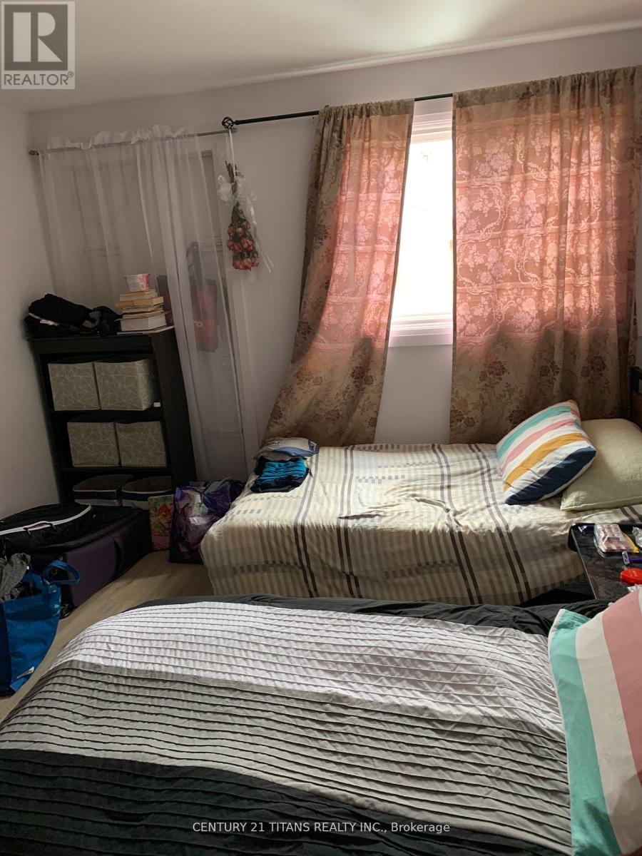 481a Oakwood Avenue, Toronto, Ontario  M6E 2W4 - Photo 24 - C12779356