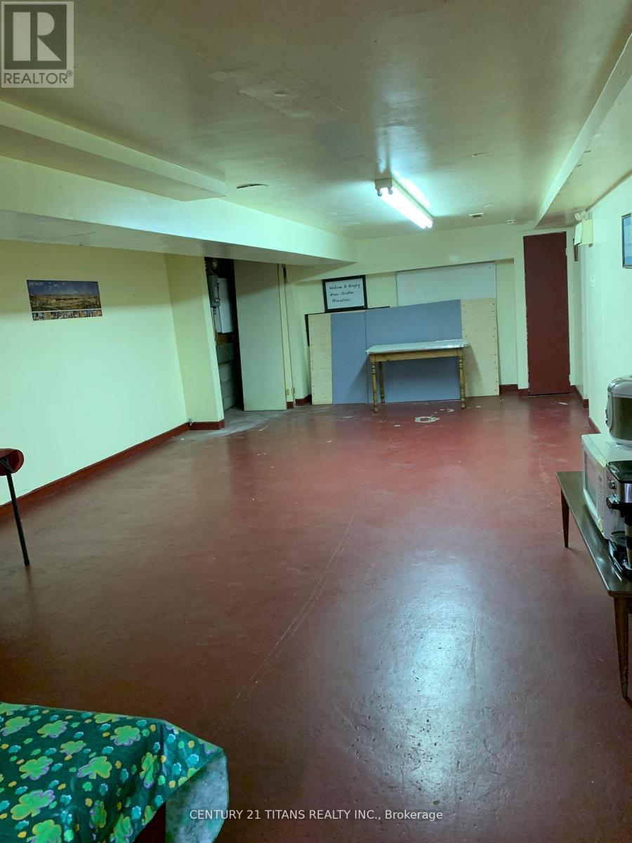 481a Oakwood Avenue, Toronto, Ontario  M6E 2W4 - Photo 5 - C12779356