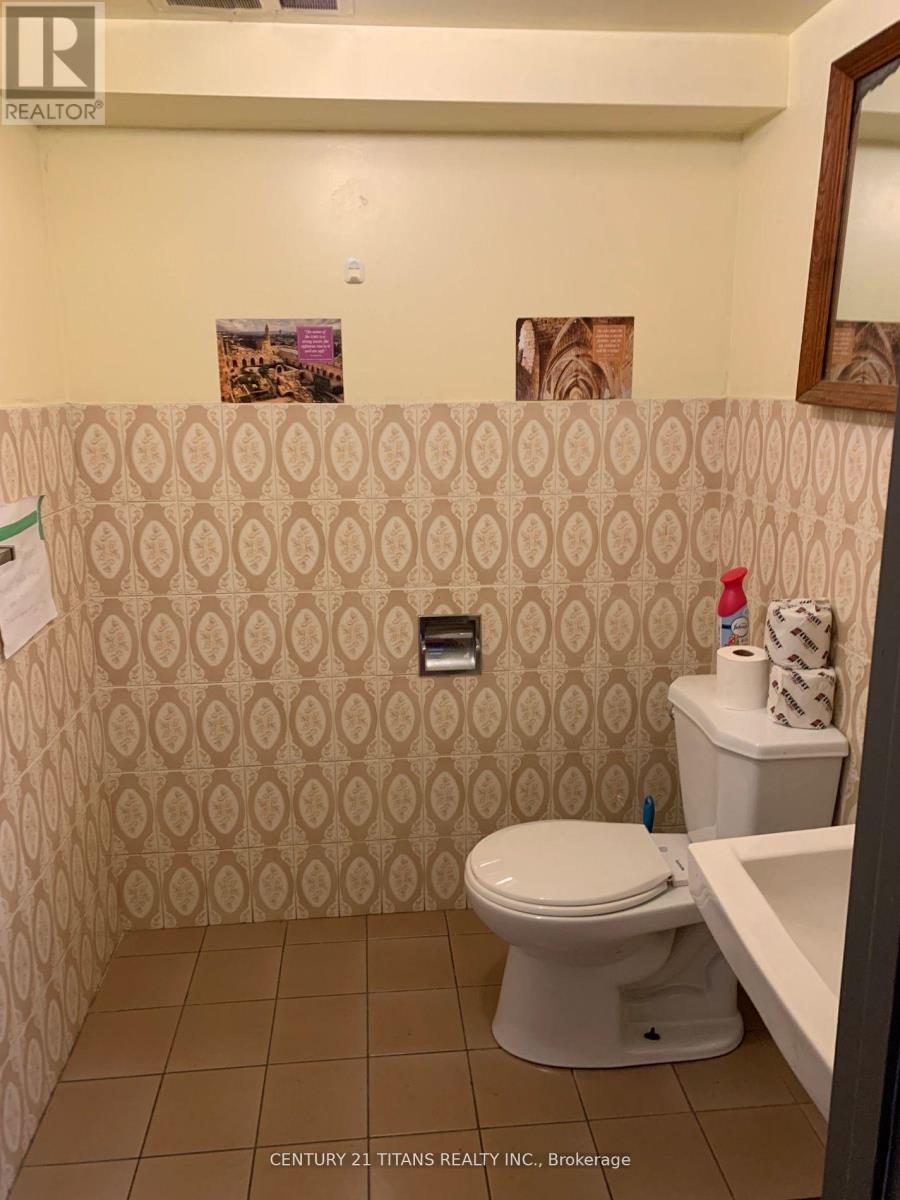 481a Oakwood Avenue, Toronto, Ontario  M6E 2W4 - Photo 8 - C12779356