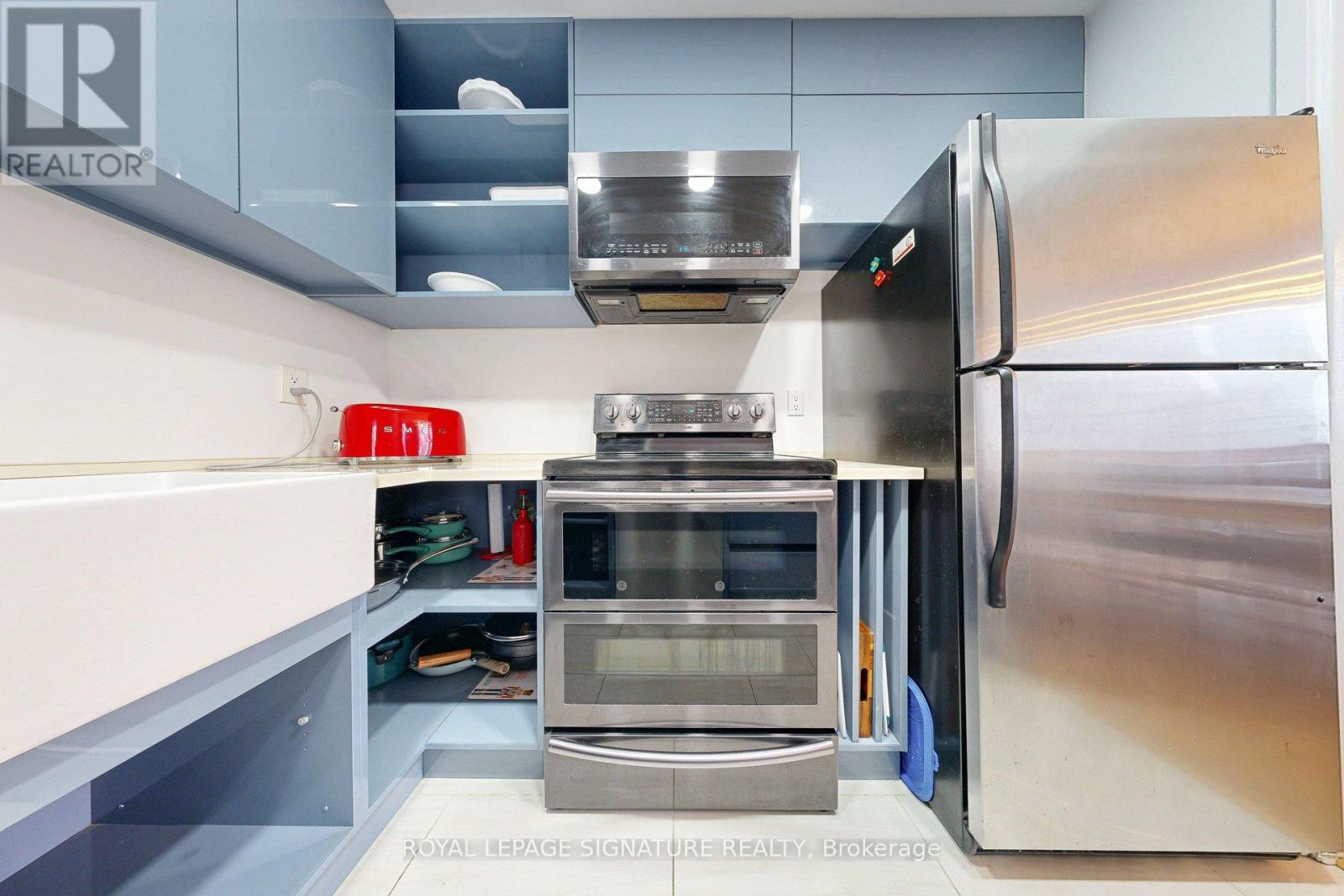 410/204 - 33 Harbour Square, Toronto, Ontario  M5J 2G2 - Photo 13 - C12779422