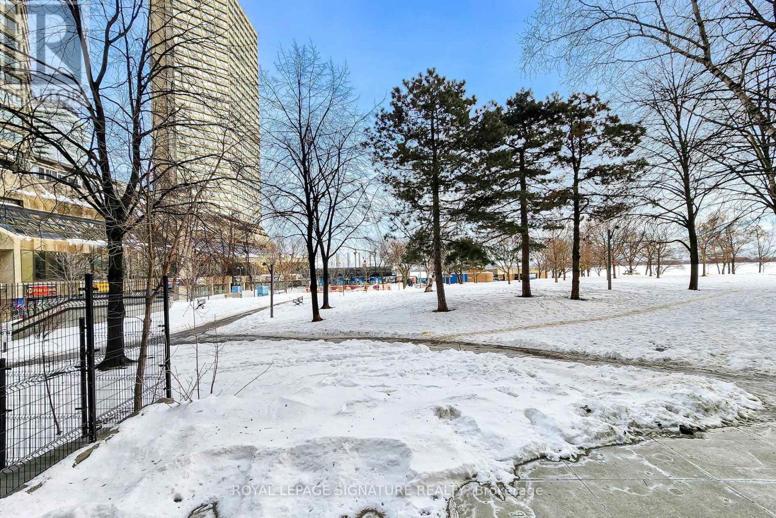 410/204 - 33 Harbour Square, Toronto, Ontario  M5J 2G2 - Photo 38 - C12779422