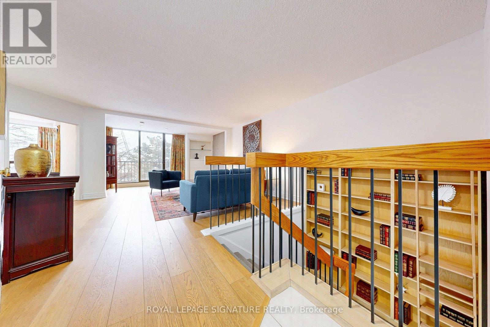 410/204 - 33 Harbour Square, Toronto, Ontario  M5J 2G2 - Photo 4 - C12779422