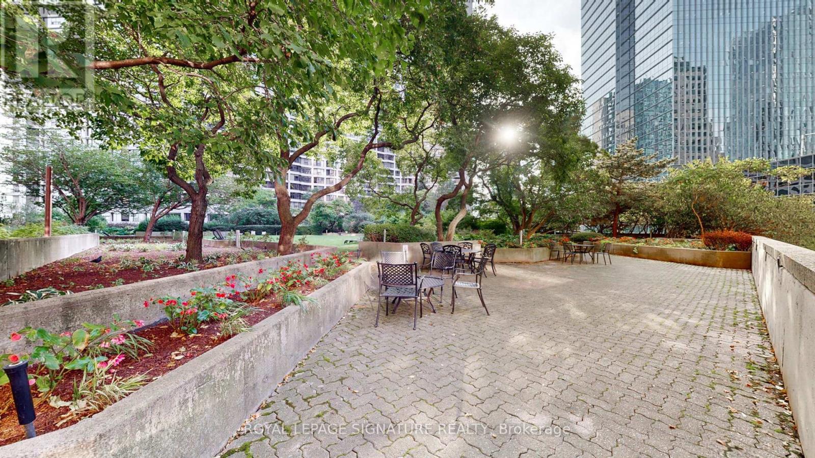 410/204 - 33 Harbour Square, Toronto, Ontario  M5J 2G2 - Photo 45 - C12779422