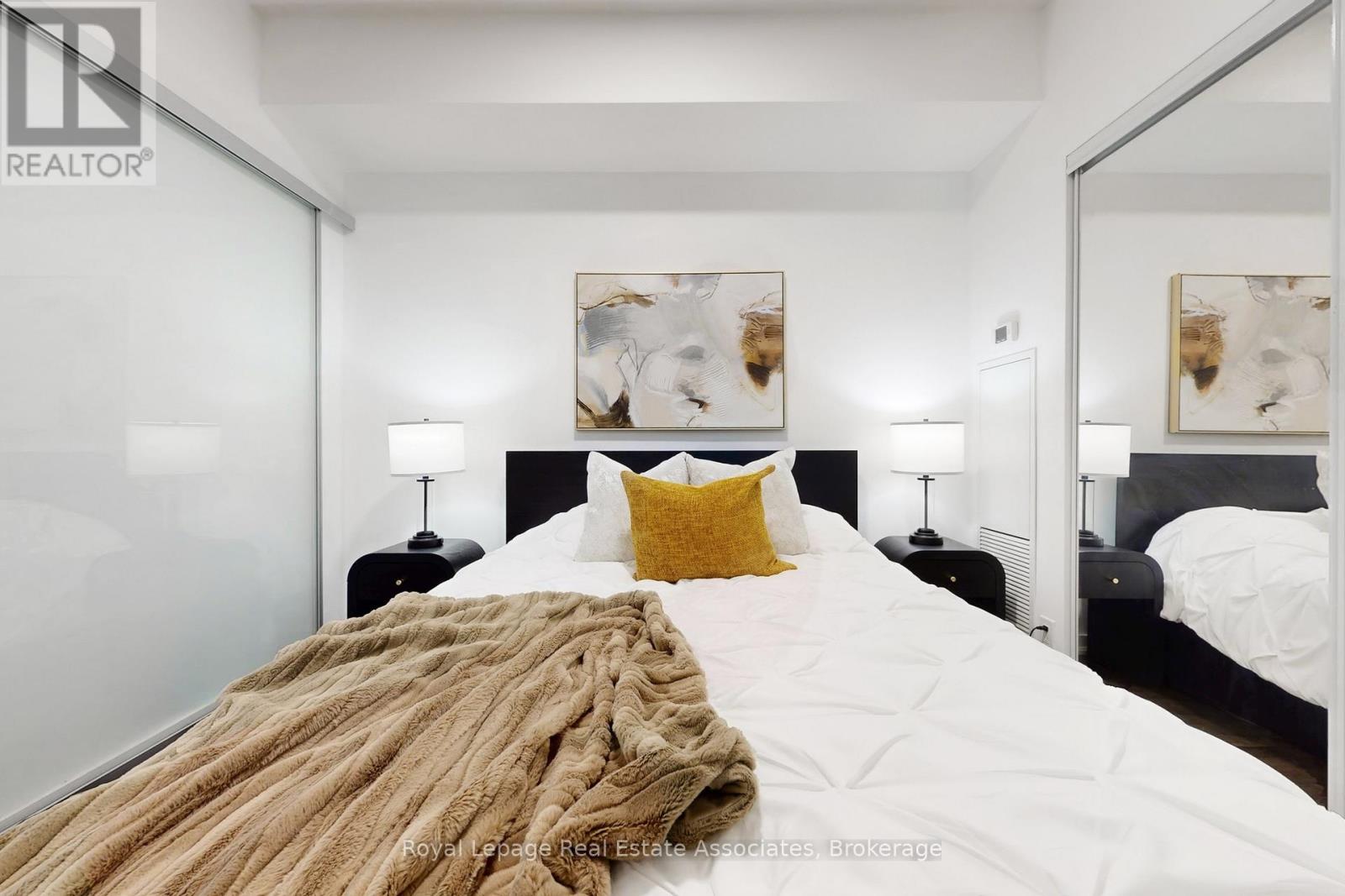 1705 - 12 York Street, Toronto, Ontario  M5J 0A9 - Photo 18 - C12779566