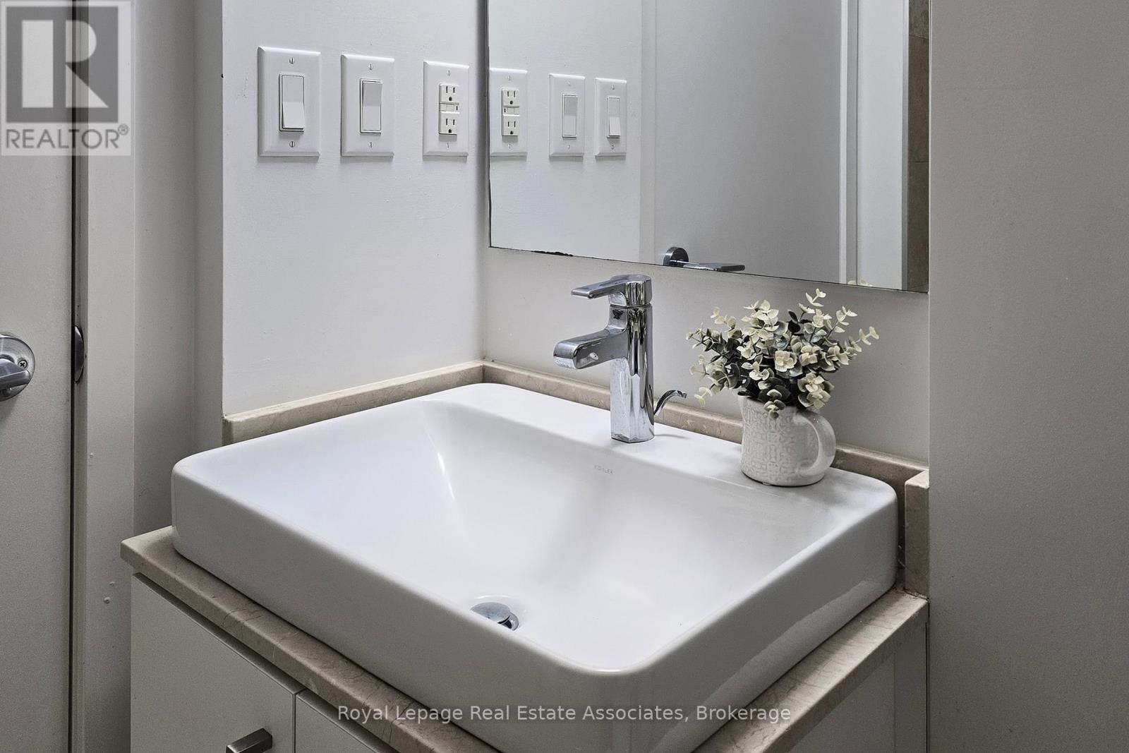 1705 - 12 York Street, Toronto, Ontario  M5J 0A9 - Photo 22 - C12779566