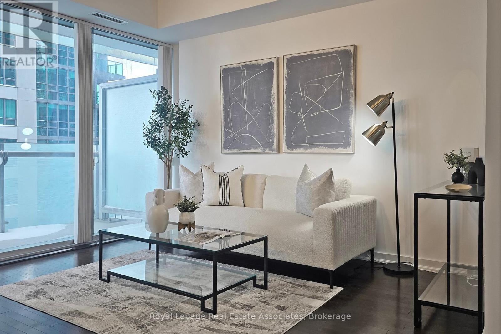 1705 - 12 York Street, Toronto, Ontario  M5J 0A9 - Photo 3 - C12779566