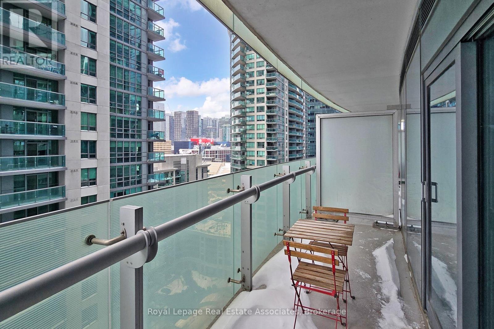 1705 - 12 York Street, Toronto, Ontario  M5J 0A9 - Photo 30 - C12779566