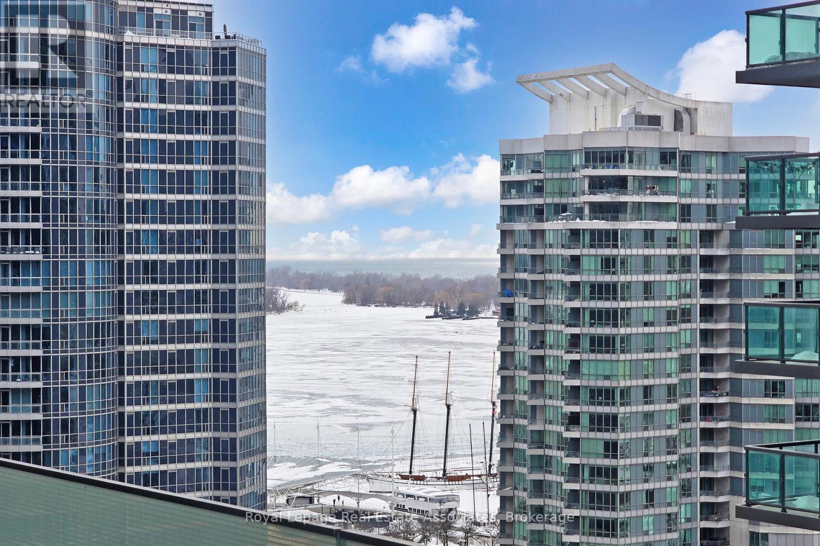 1705 - 12 York Street, Toronto, Ontario  M5J 0A9 - Photo 33 - C12779566