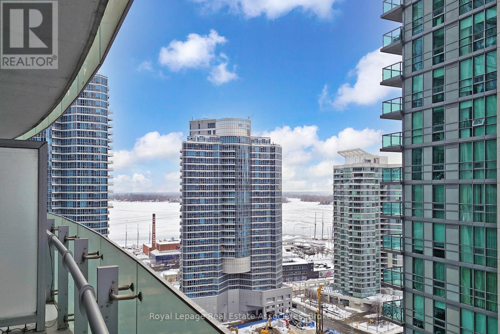 1705 - 12 York Street, Toronto, Ontario  M5J 0A9 - Photo 35 - C12779566