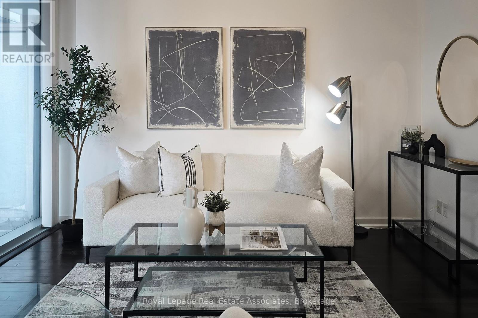 1705 - 12 York Street, Toronto, Ontario  M5J 0A9 - Photo 4 - C12779566