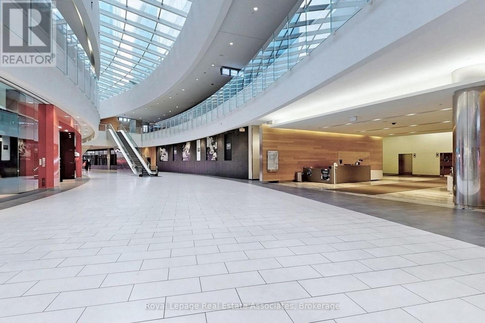 1705 - 12 York Street, Toronto, Ontario  M5J 0A9 - Photo 44 - C12779566