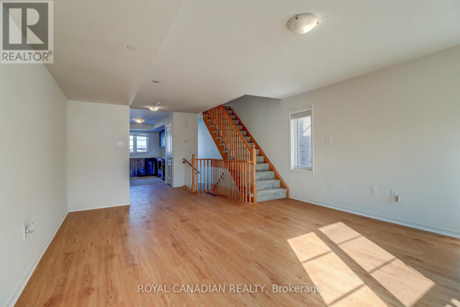 2677 Deputy Minister Path, Oshawa, Ontario  L1L 0M7 - Photo 4 - E12779436