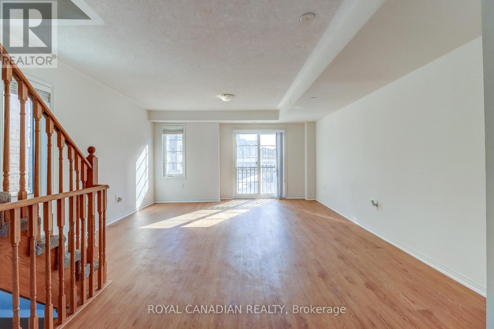 2677 Deputy Minister Path, Oshawa, Ontario  L1L 0M7 - Photo 5 - E12779436