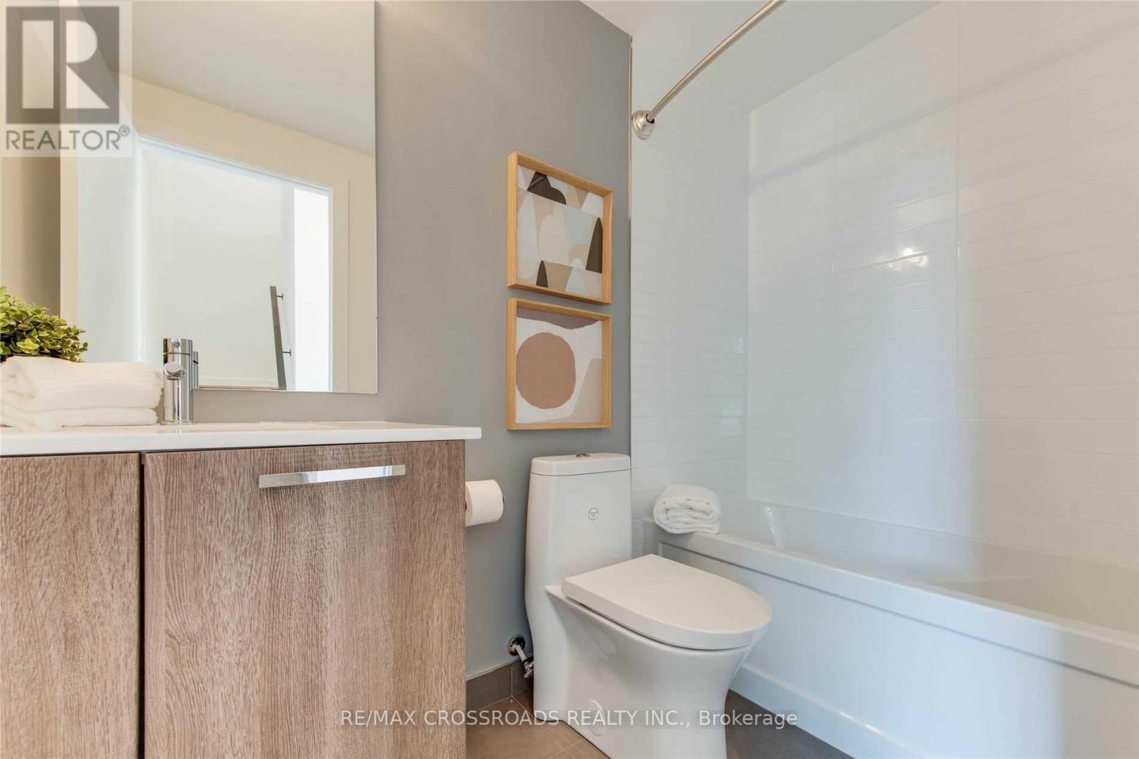 12 Vince Avenue, Toronto, Ontario  M4L 0A6 - Photo 17 - E12779486