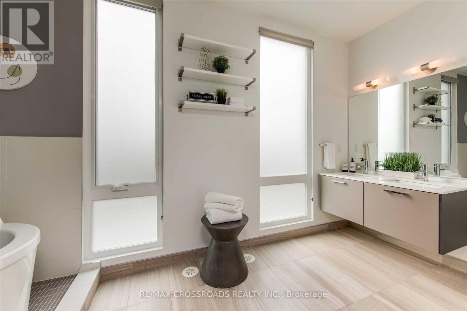 12 Vince Avenue, Toronto, Ontario  M4L 0A6 - Photo 20 - E12779486