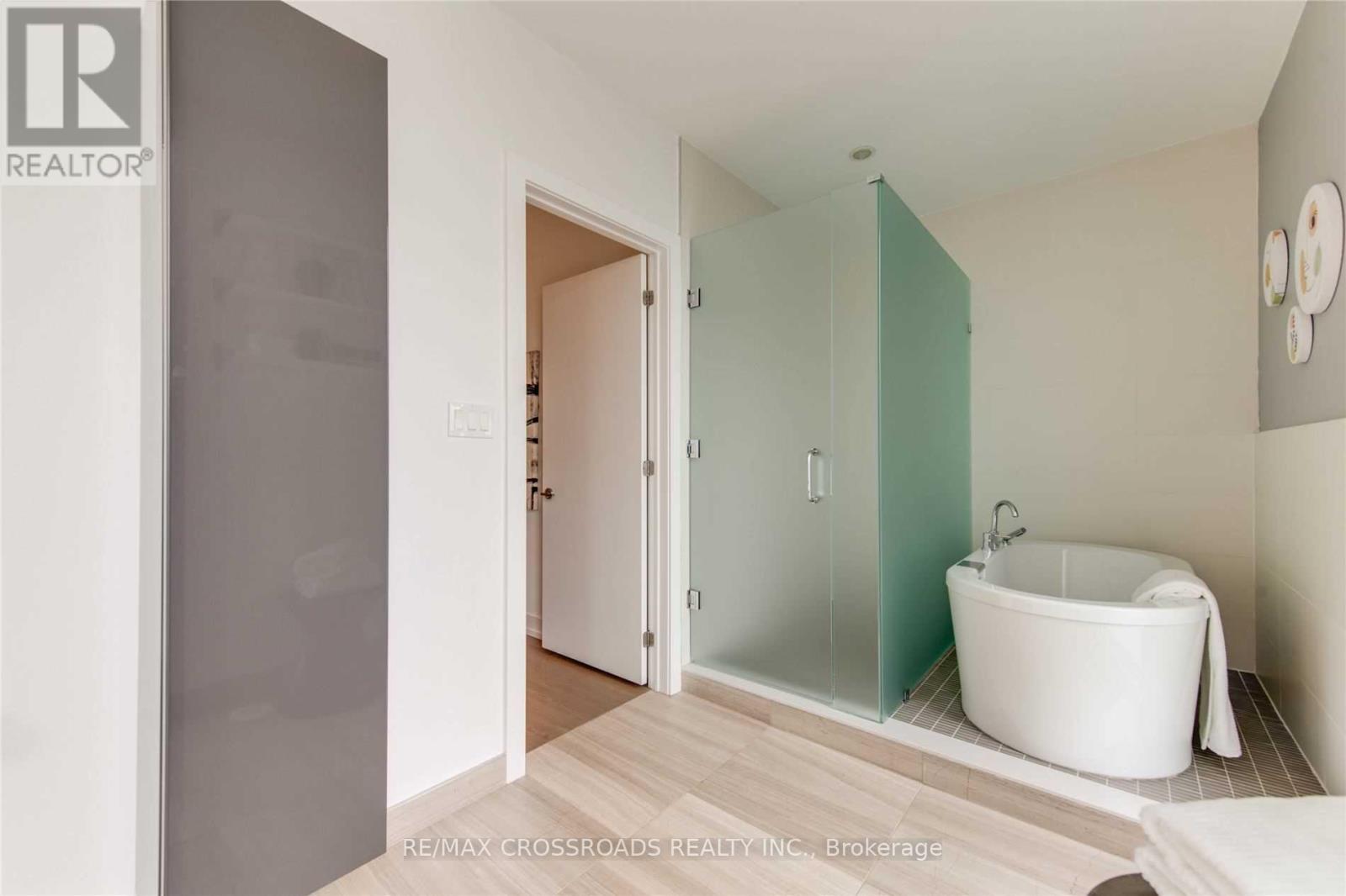 12 Vince Avenue, Toronto, Ontario  M4L 0A6 - Photo 22 - E12779486