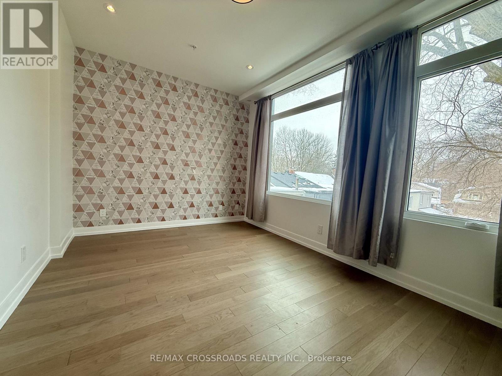 12 Vince Avenue, Toronto, Ontario  M4L 0A6 - Photo 30 - E12779486