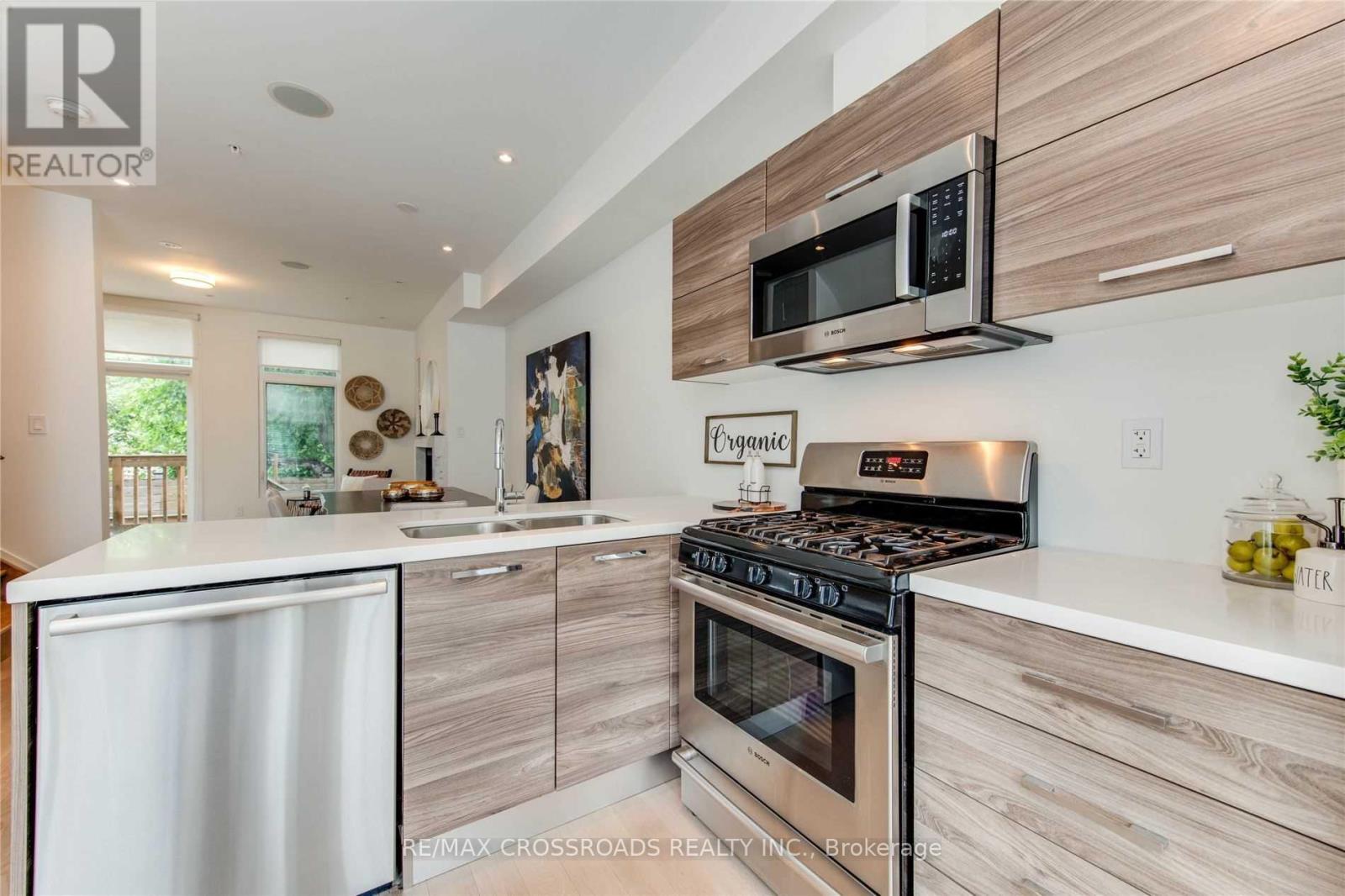 12 Vince Avenue, Toronto, Ontario  M4L 0A6 - Photo 7 - E12779486