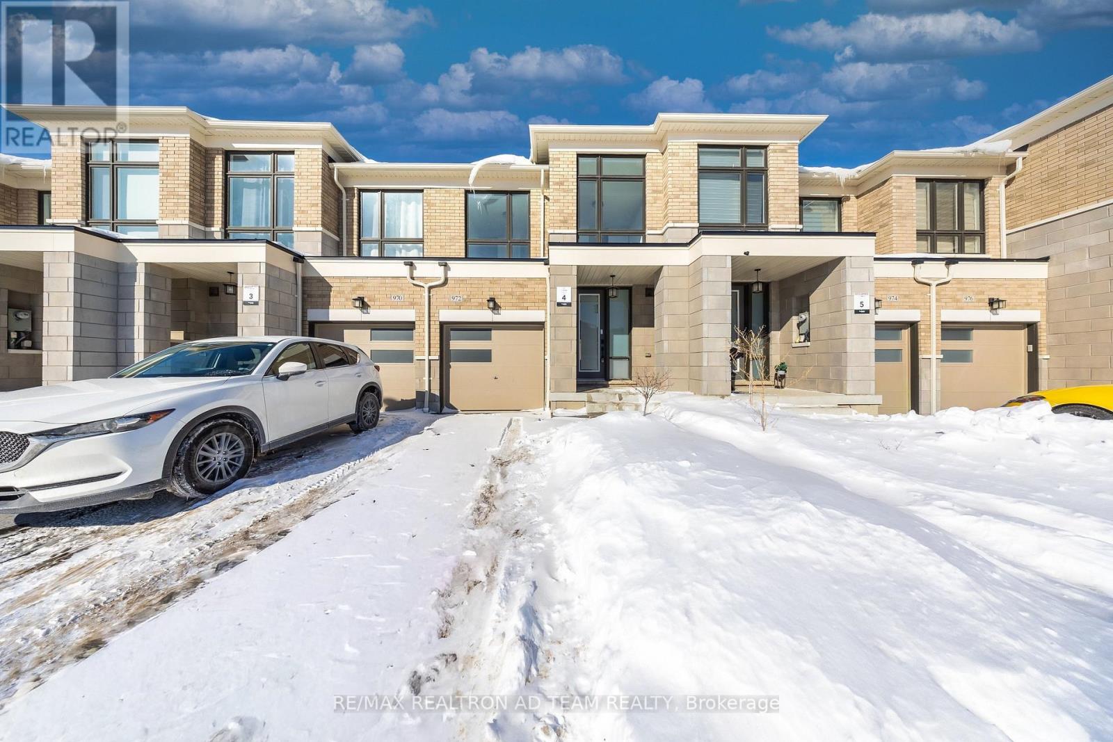 972 CROWSNEST HOLLOW AVENUE, Pickering, Ontario