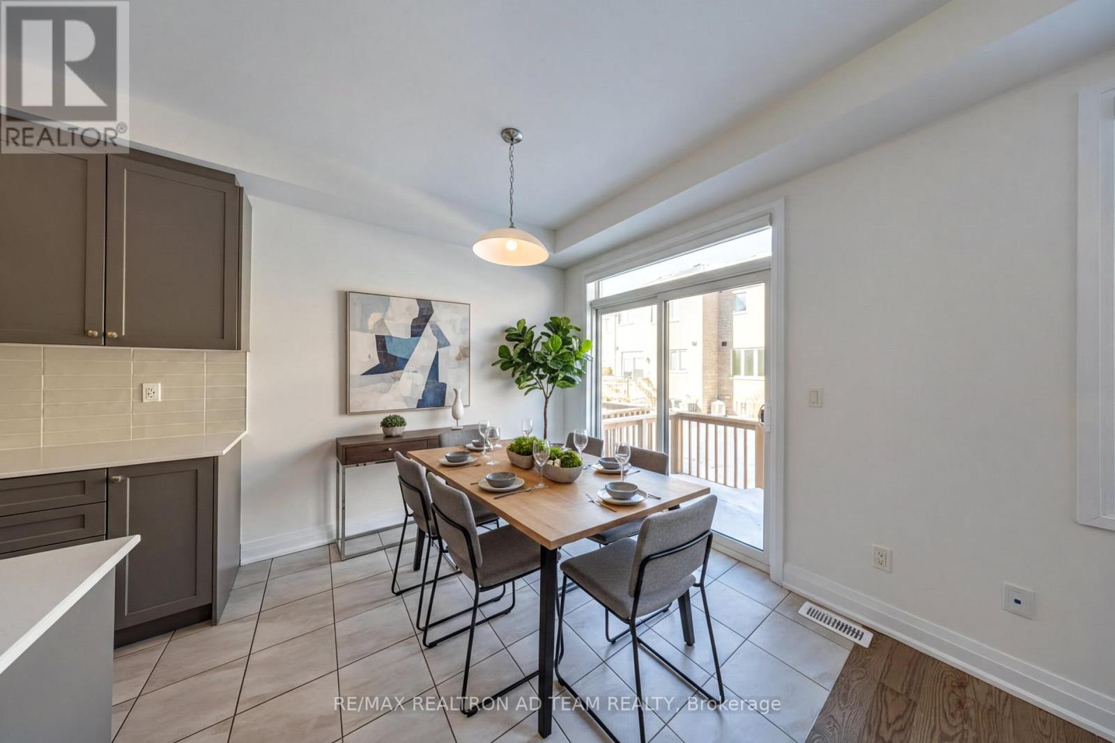 972 Crowsnest Hollow Avenue, Pickering, Ontario  L1X 0P4 - Photo 6 - E12779584