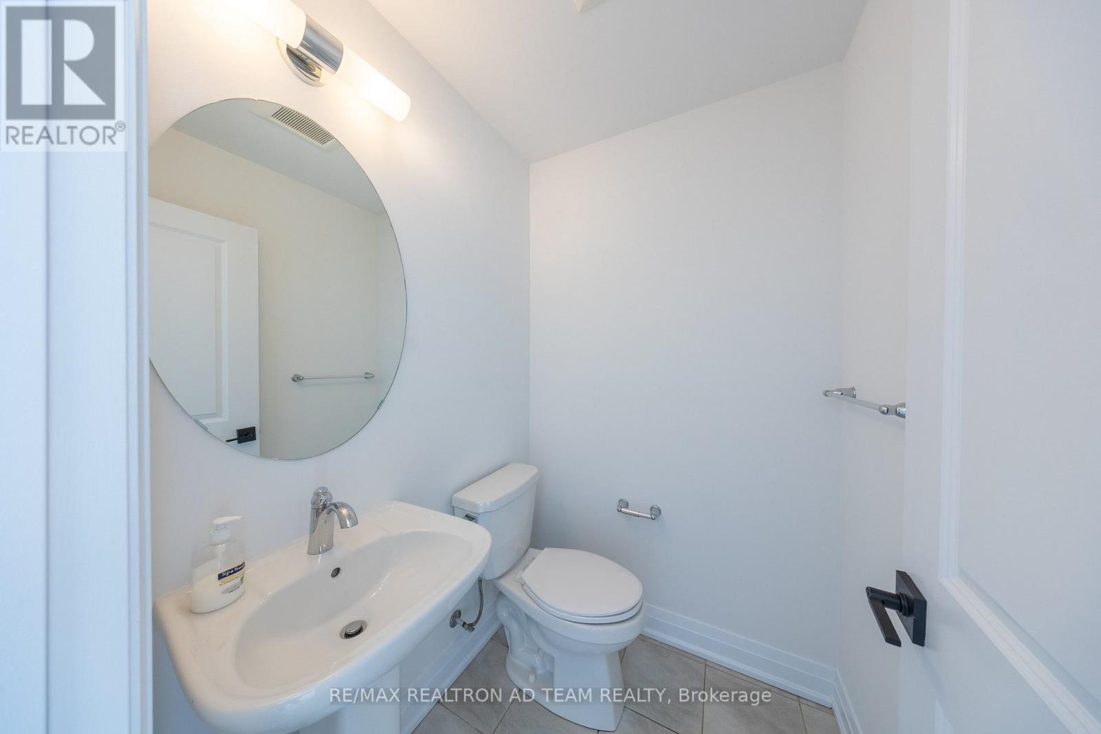 972 Crowsnest Hollow Avenue, Pickering, Ontario  L1X 0P4 - Photo 8 - E12779584