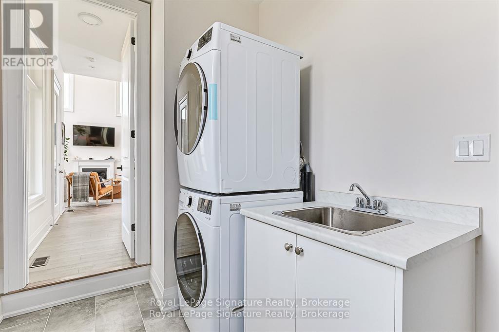 114 Clement Lane, Blue Mountains, Ontario  N0H 1J0 - Photo 11 - X12779558