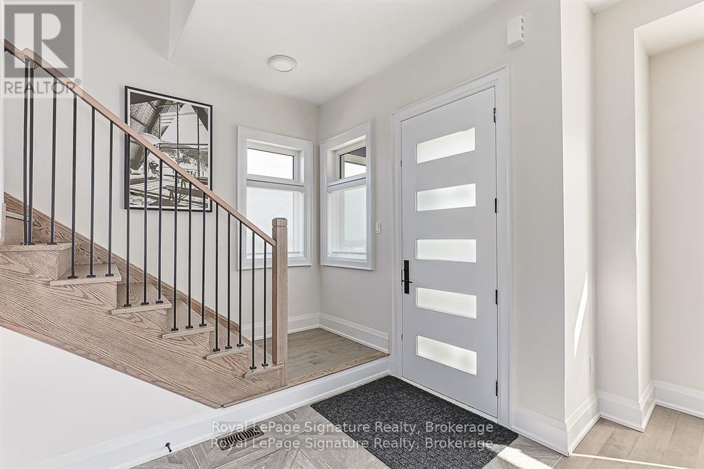 114 Clement Lane, Blue Mountains, Ontario  N0H 1J0 - Photo 2 - X12779558