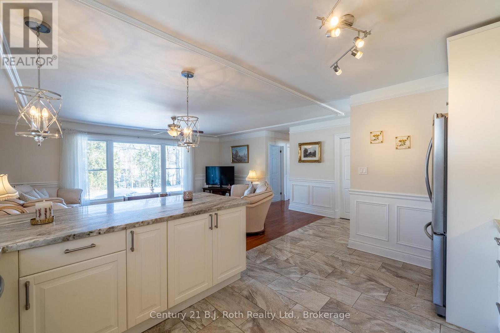 426 Highland Avenue, Orillia, Ontario  L3V 4E7 - Photo 19 - S12760042