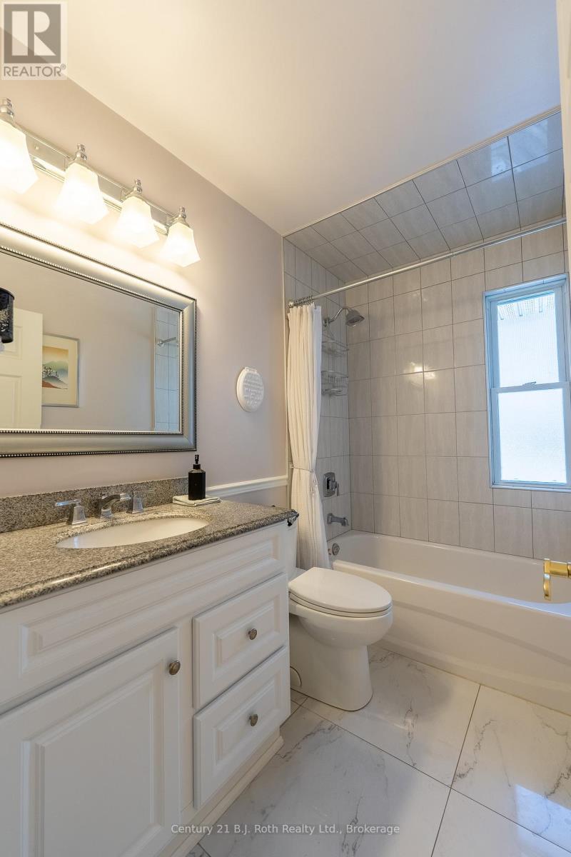 426 Highland Avenue, Orillia, Ontario  L3V 4E7 - Photo 26 - S12760042