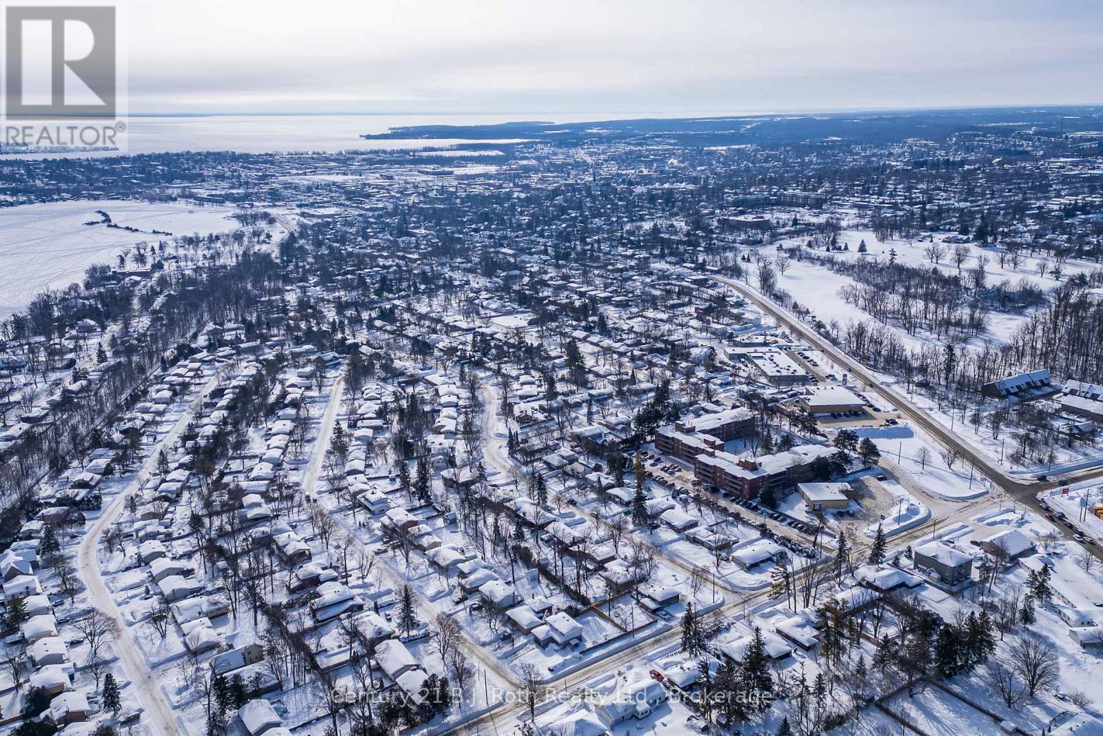 426 Highland Avenue, Orillia, Ontario  L3V 4E7 - Photo 9 - S12760042