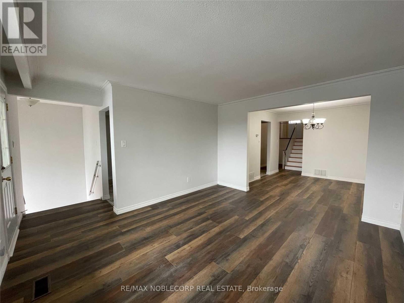 Upper - 7899 Martin Grove Road, Vaughan, Ontario  L4L 2C9 - Photo 7 - N12779366