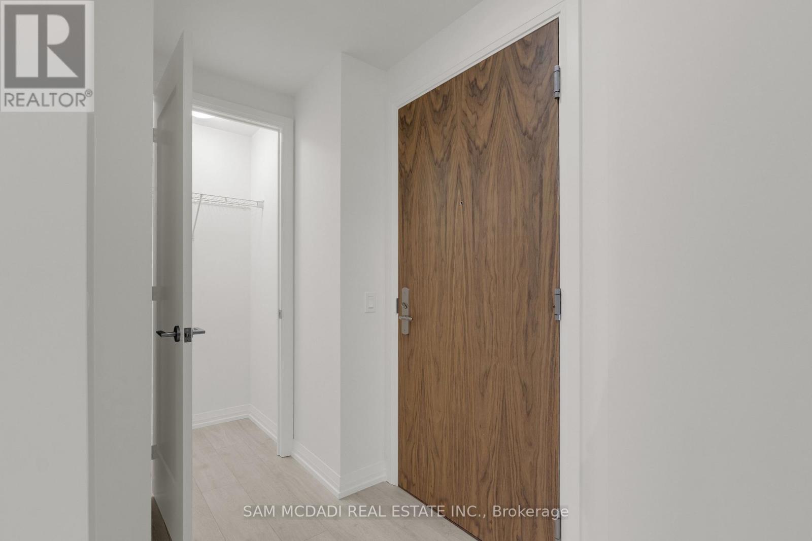 2205 - 27 Korda Gate, Vaughan, Ontario  L4K 0P6 - Photo 2 - N12779402