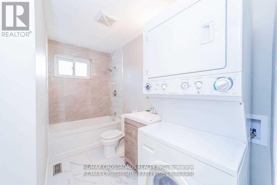 3 Alanadale Avenue, Markham (Bullock), Ontario  L3P 1S2 - Photo 13 - N12779418