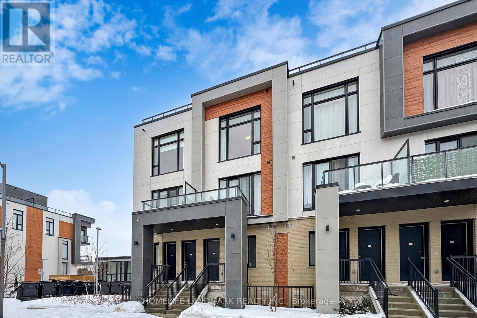 614 - 7 Steckley House Lane, Richmond Hill, Ontario  L4S 0N2 - Photo 2 - N12779442