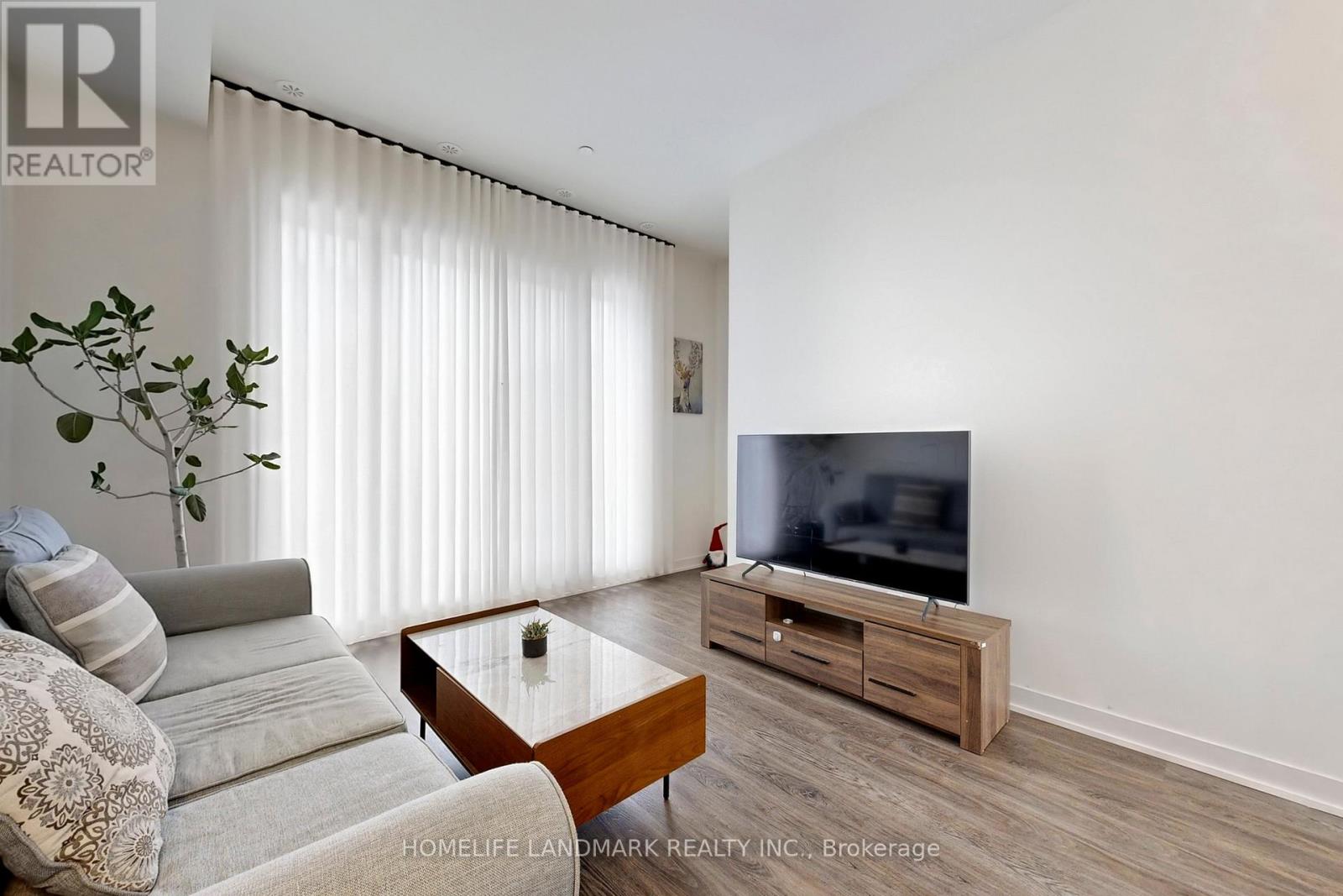 614 - 7 Steckley House Lane, Richmond Hill, Ontario  L4S 0N2 - Photo 7 - N12779442