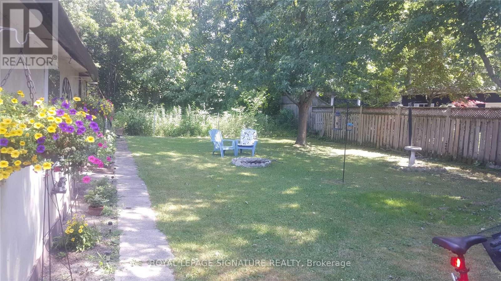 54 Farley Circle, Georgina, Ontario  L0E 1S0 - Photo 4 - N12779452