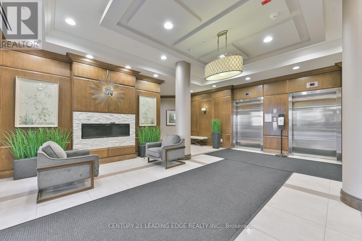 604 - 68 Main Street N, Markham (Old Markham Village), Ontario  L3P 0N5 - Photo 3 - N12779468