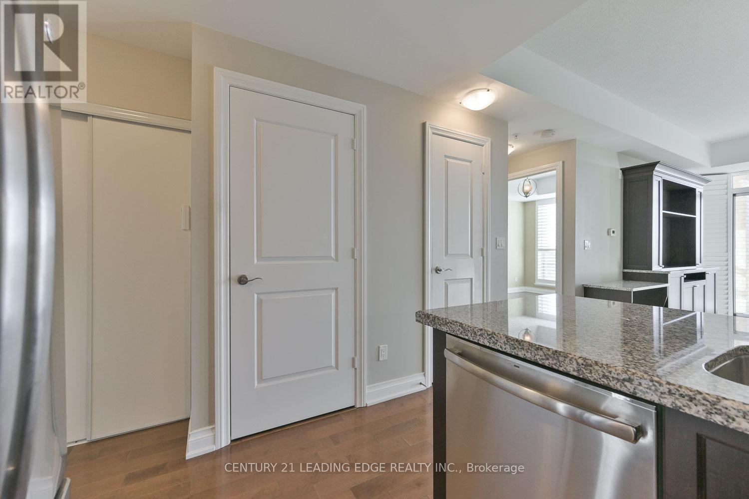 604 - 68 Main Street N, Markham (Old Markham Village), Ontario  L3P 0N5 - Photo 6 - N12779468