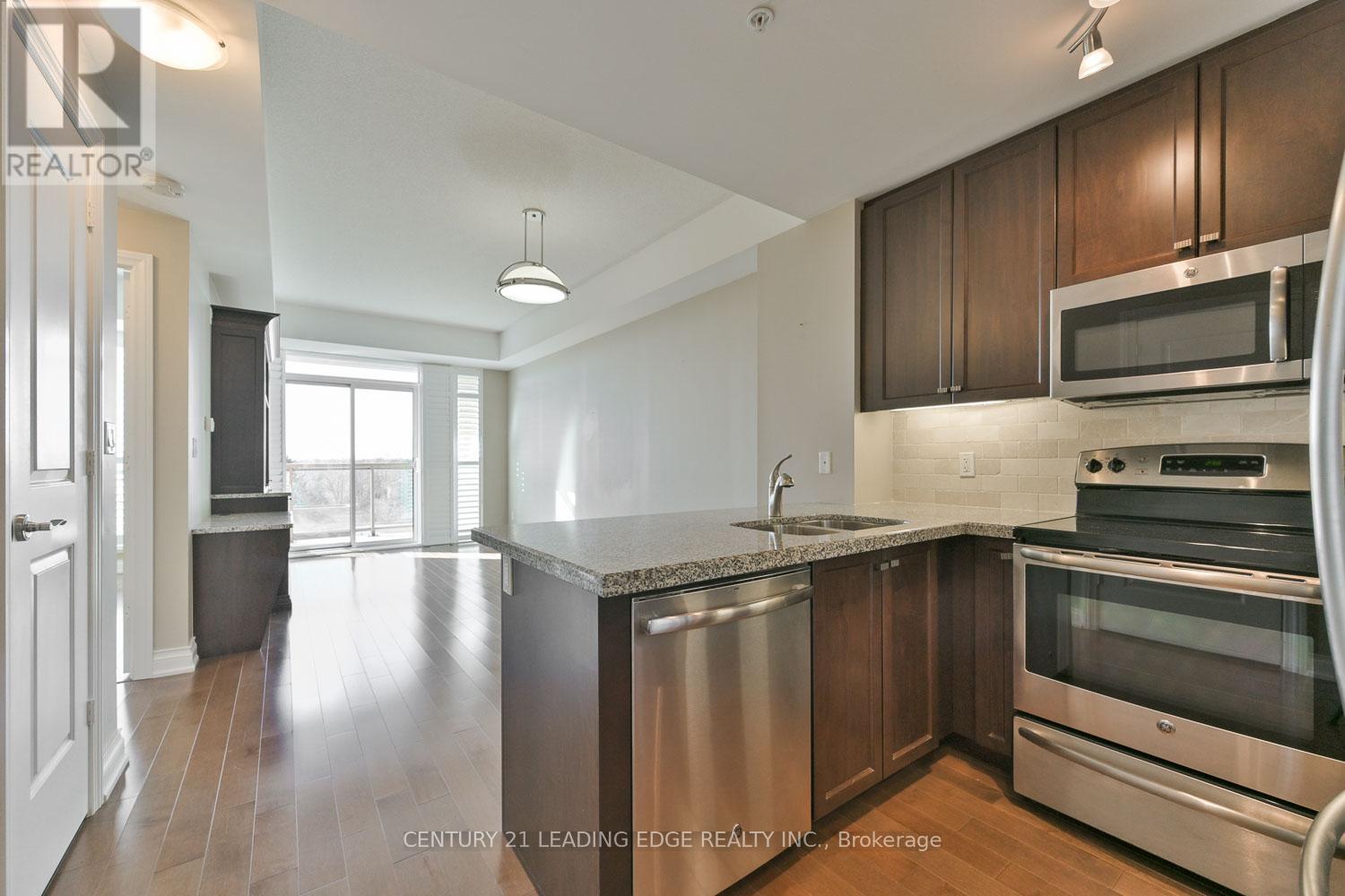 604 - 68 Main Street N, Markham (Old Markham Village), Ontario  L3P 0N5 - Photo 7 - N12779468