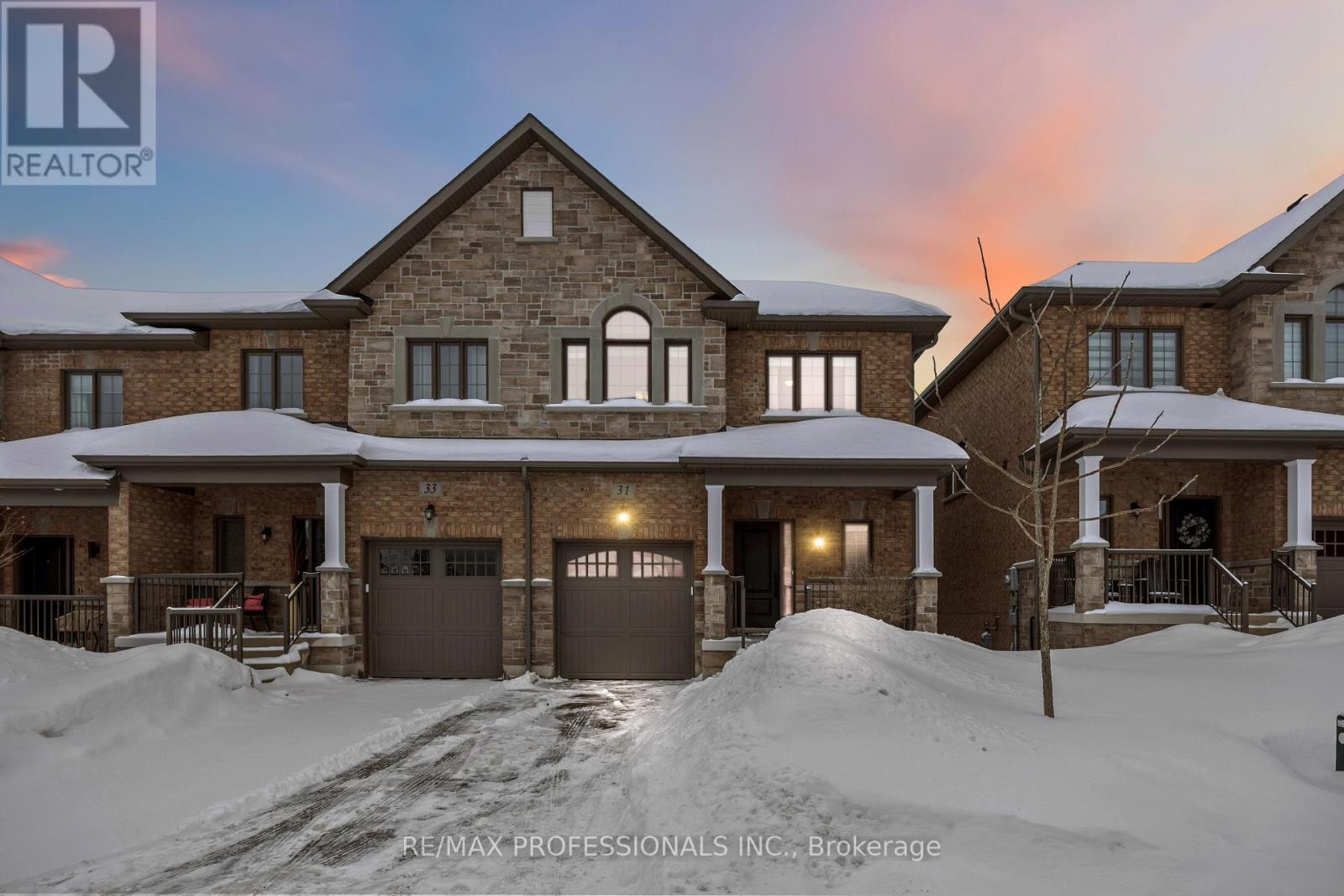 31 GORD MATTHEWS WAY, Uxbridge, Ontario