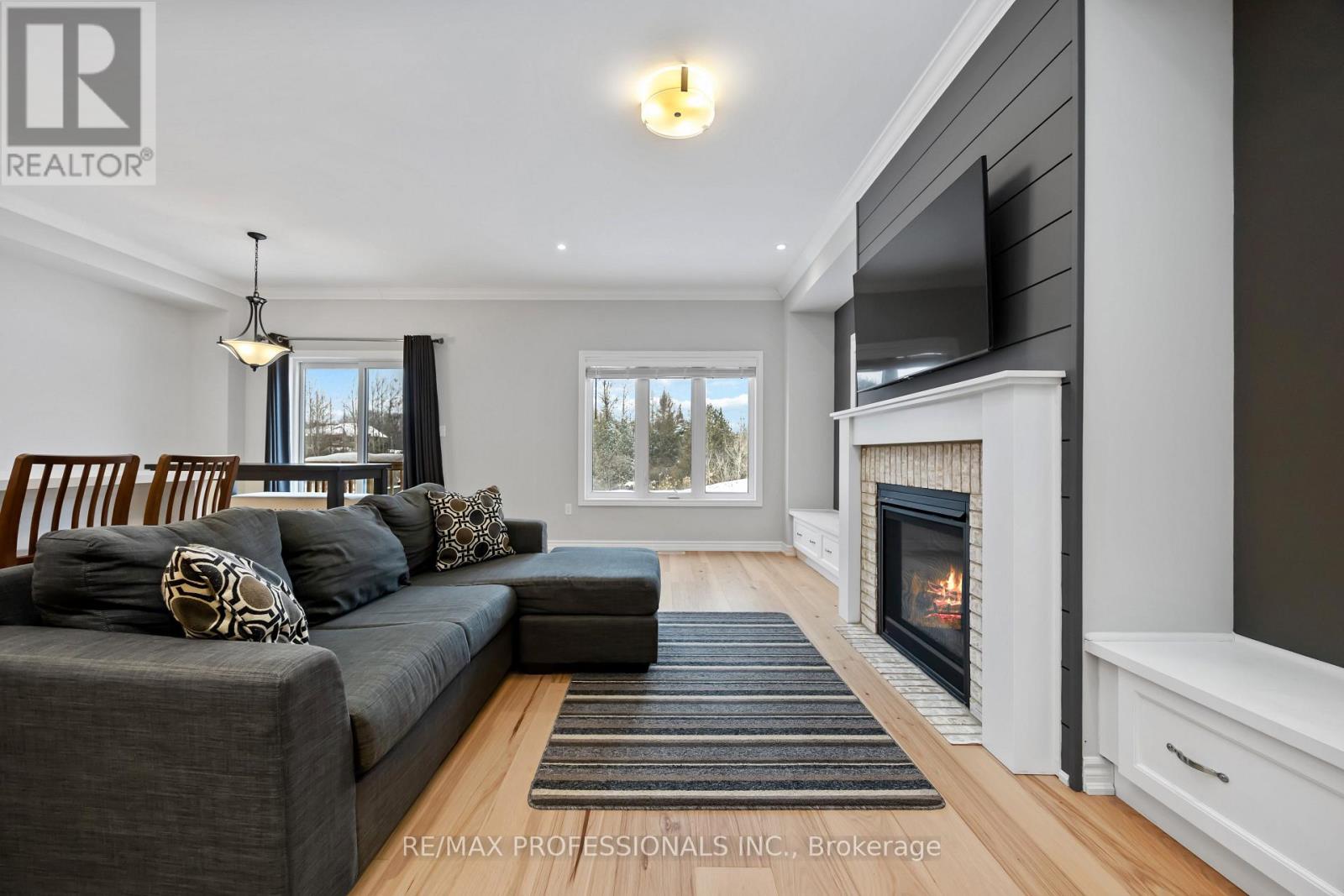 31 Gord Matthews Way, Uxbridge, Ontario L9P 0E9 - Photo 6 - N12779522