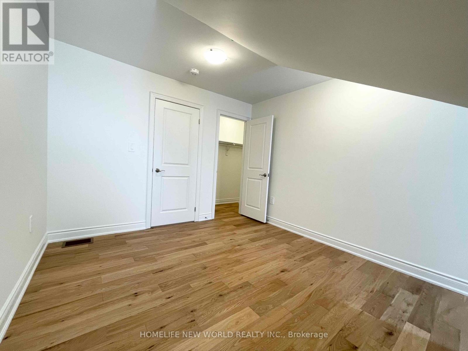 65 Schortinghuis Street, Georgina, Ontario  L0E 1R0 - Photo 22 - N12779578